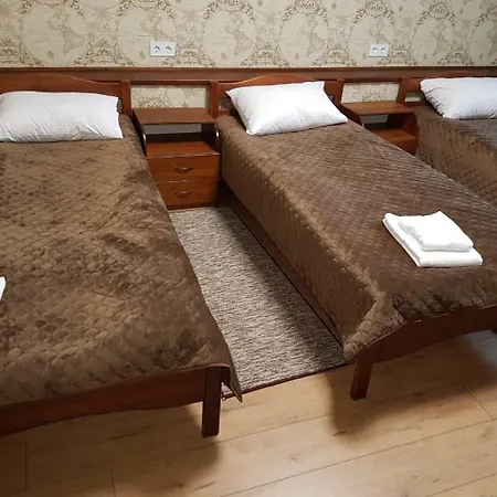 готель Біля фонтану-3